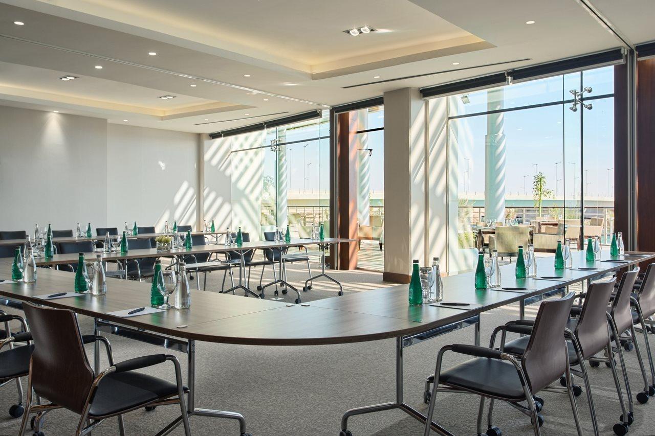 Bay La Sun Hotel And Marina - Emaar King Abdullah Economic City Exterior photo Meeting room