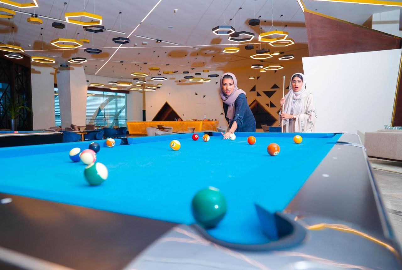 Bay La Sun Hotel And Marina - Emaar King Abdullah Economic City Exterior photo The pool table at the lounge