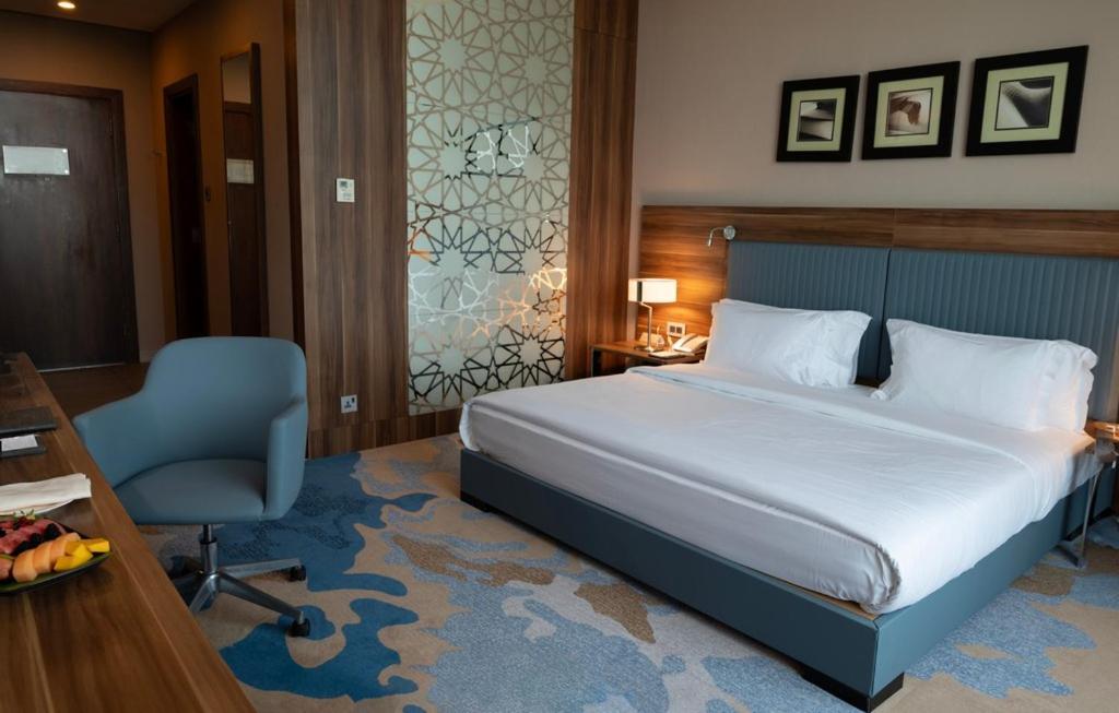 Bay La Sun Hotel And Marina - Emaar King Abdullah Economic City Exterior photo A room at the hotel